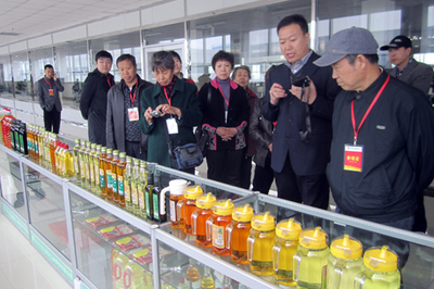 消费者走进九三粮油 见证安全食品生产全程